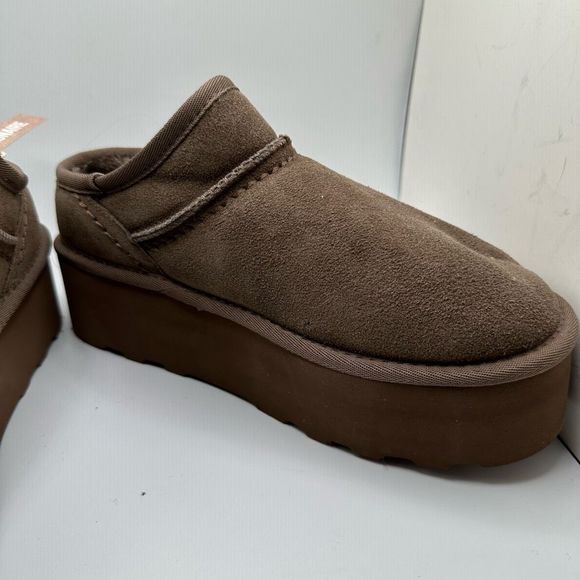 CUSHIONAIRE Women's Genuine Suede Cozy Mule Platform +Memory Foam 7.5 TAUPE - Picture 6 of 7